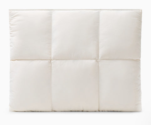CloudGuard™ Magnetic Laptop Sleeve