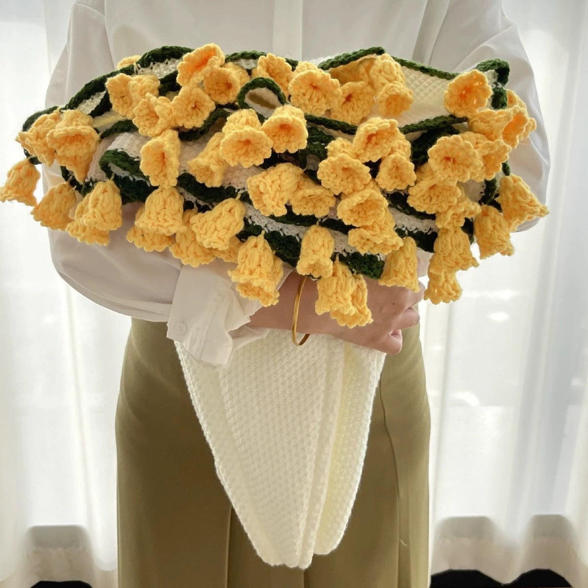 Roselynn™ Handmade Rose Bouquet Blanket