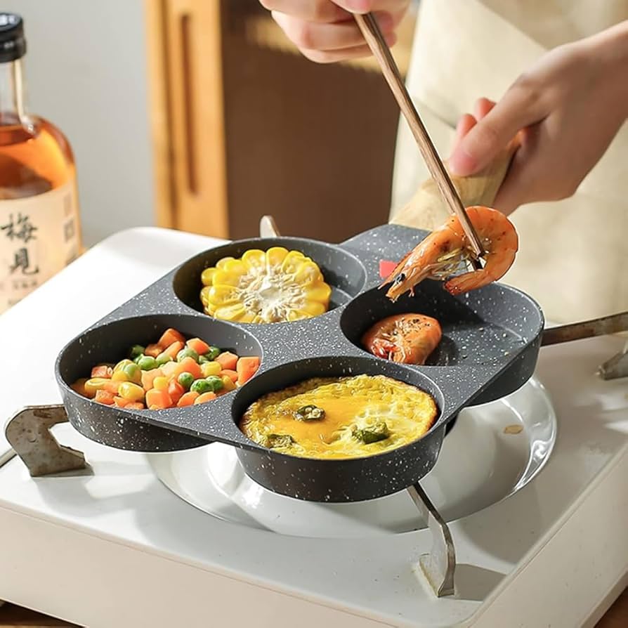 Poêle à frire pour petit-déjeuner antiadhésive à 4 trous QuadChef™
