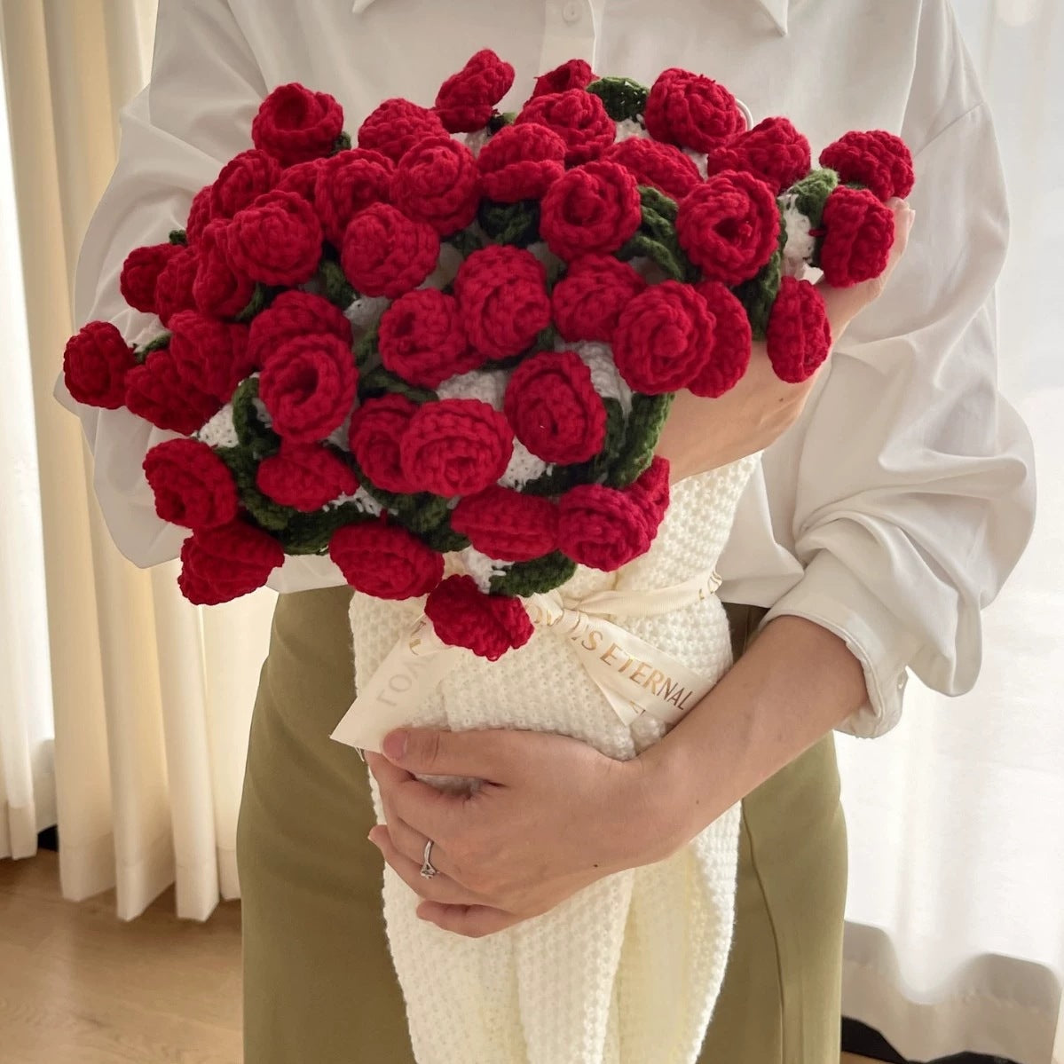 Roselynn™ Handmade Rose Bouquet Blanket